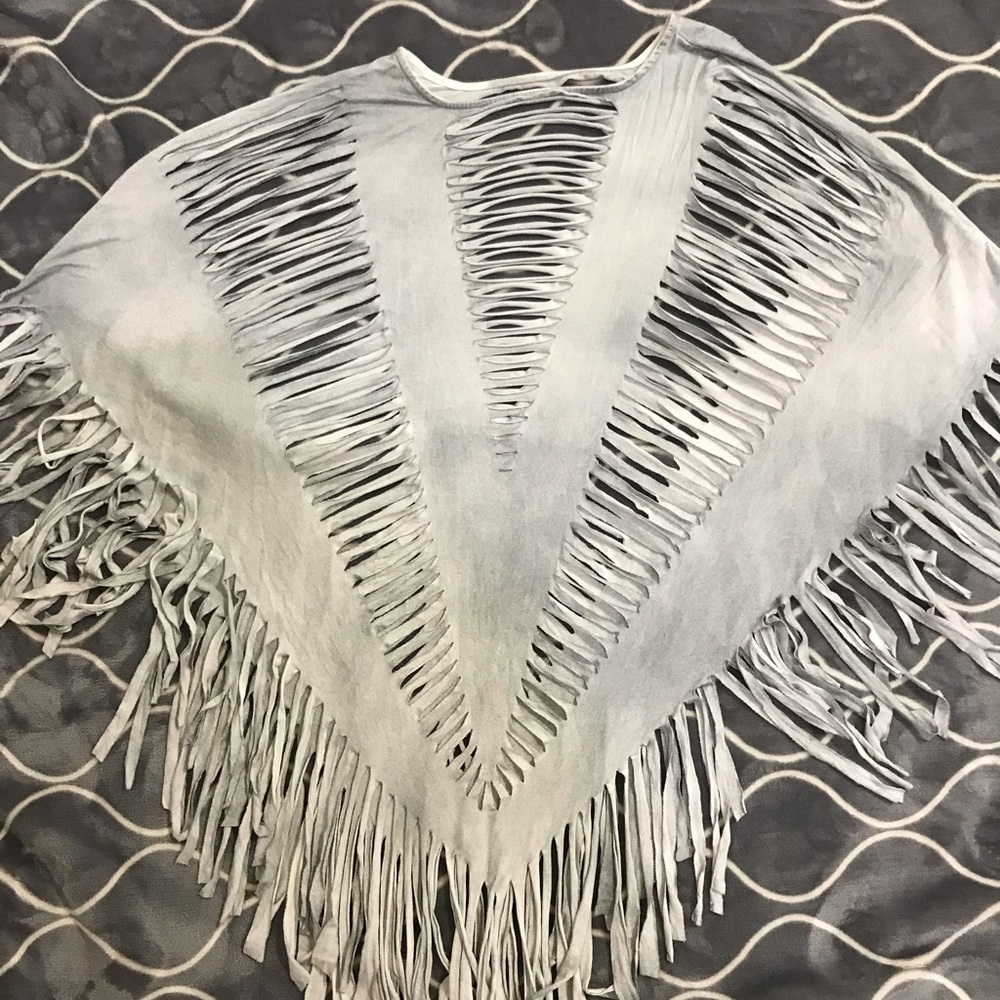 Boutique Ripped Shaw - Picture 2 of 4